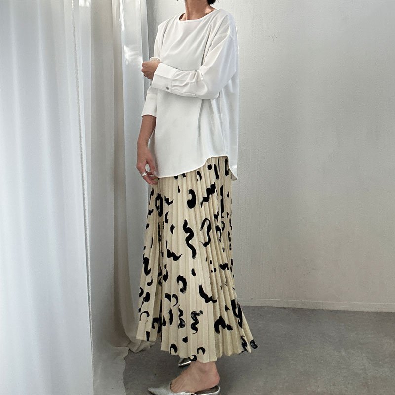 画像4: 大人の女性のマストトップス【liveご紹介アイテム】basic cuffs tops (4)