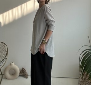 画像11: ●きれい目にもカジュアルにも使える大人のベーシックトップス●【LIVEご紹介アイテム】●バックスリットトップス