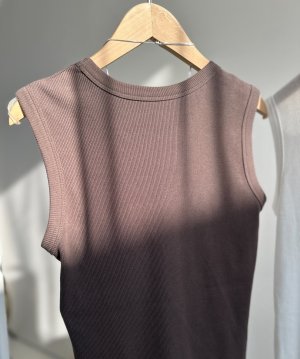 画像4: ●こっくり大人っぽいリブタンク●【LIVEご紹介アイテム】●大人のインナータンク●クルーネック細リブタンク(ブラウン)