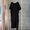 ●在庫限り◎シンプルでサラッと使える大人ワンピ【5/20 LIVEご紹介アイテム】●バックジップワンピース
