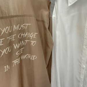 画像4: ●殴り書きバックロゴがオシャレ!!!【3/26 LIVEご紹介アイテム】●バックロゴシアーシャツ