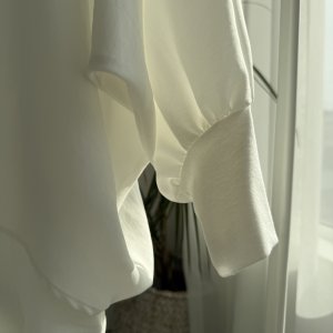 画像4: 【3/1 LIVEご紹介アイテム】裾ドレープデザイントップス