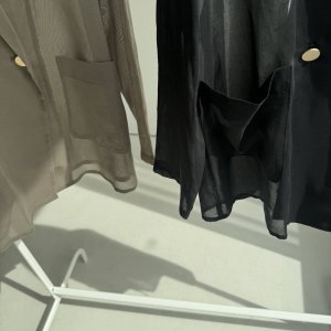 画像3: ●マットゴールドのボタンがオシャレ【5/12 LIVEご紹介アイテム】シアーテーラードジャケット