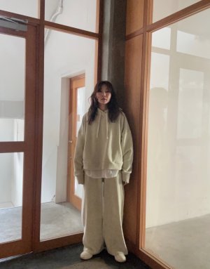 画像2: ●他にはない素材感でオシャレ感◎●期間限定●ご予約ポイント対象【6/20 LIVEご紹介アイテム】太リブコーデュロイストレートワイドパンツ（セットアップ可能）＜予約/9-10＞