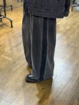 画像2: ●サイドの配色ラインがオシャレ◎●期間限定●ご予約ポイント対象【6/20 LIVEご紹介アイテム】ライン配色コクーンワイドデニム＜予約/9-10＞ (2)
