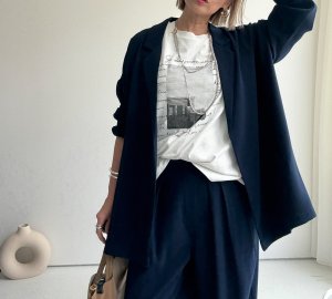 画像1: ●NEW COLOR●カーデライクジャケットに新色登場!!!◎激推し認定◎【LIVEご紹介アイテム】カーデの気軽さで羽織れちゃうジャケット!?●カーデライクオーバージャケット（予約）