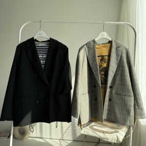 画像1: ●生産枠限り●期間限定掲載●【7/8ご紹介アイテム】サイドスリットクラシカルジャケット＜予約/8-9＞