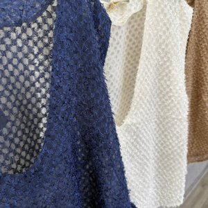 画像2: ●生産枠限り●晩夏〜秋に使える展示会シリーズ●【7/28 LIVEご紹介アイテム】ジャガードシアーUネックベスト