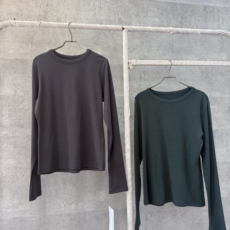 画像3: 過去1ロンTシリーズ●【10/23 LIVEご紹介アイテム】冬の必須アイテム●伸びーる裏起毛トップス●過去1ロンT●お餅ロンT【インナー使い出来る指穴付きスリムタイプ】 (3)