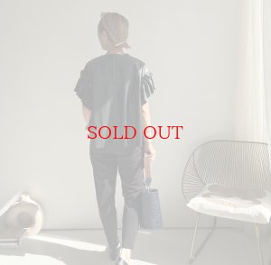 画像5: ●【9/6 LIVEアイテム】タックフリル袖デザインレザートップス