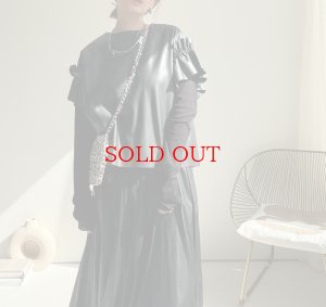 画像12: ●【9/6 LIVEアイテム】タックフリル袖デザインレザートップス