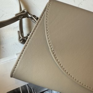 画像4: ●期間限定ご予約10倍ポイント【ご予約分のみの完全受注生産】●5WAY本革ウエストポーチ（予約/2）