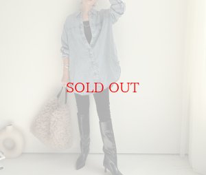 画像3: ●珍しいロング丈でレギンスやスキニー合わせにも◎【10/14 LIVEアイテム】テンセルデニムロングシャツ