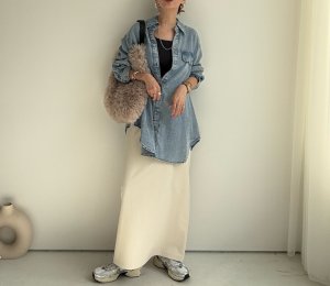 画像4: ●珍しいロング丈でレギンスやスキニー合わせにも◎【10/14 LIVEアイテム】テンセルデニムロングシャツ