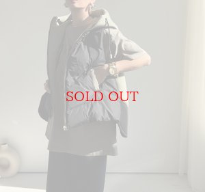 画像2: ●在庫限り●期間限定掲載●【10/14 LIVEご紹介アイテム】異素材ドッキングボンディングダウンベスト（メーカー確認後お取り寄せ）