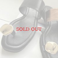 ●奇跡在庫のみ【6/9LIVEアイテム】メタルプレートトングサンダル