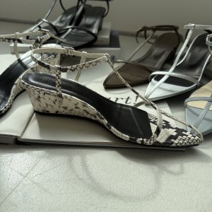 画像5: ●1〜2日で販売終了かも⁉︎●ご予約10倍ポイント対象●【11/5ご紹介アイテム】Tストラップサンダル（予約/3-4）