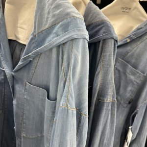 画像2: ●期間限定●ご予約10倍ポイント対象●ayane26ss【11/21 LIVEアイテム】シアーデニムフーディシャツ（予約/4）