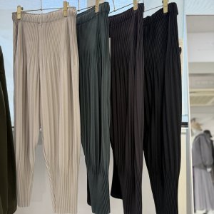 画像1: ●期間限定●ご予約10倍ポイント対象●ayane26ss【11/21 LIVEアイテム】プリーツ加工テーパードパンツ（予約/2）