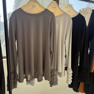画像1: ●期間限定●ご予約10倍ポイント対象●ayane26ss【11/21 LIVEアイテム】フリルカフフレアロンT（予約/2）