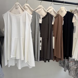 画像1: ●期間限定●ご予約10倍ポイント対象●ayane26ss【11/21 LIVEアイテム】襟ぐりニットフレアタンク（予約/2）