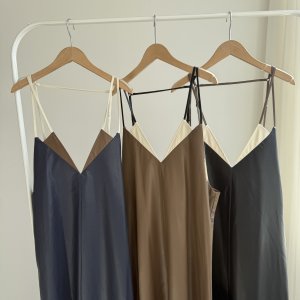 画像2: ●年末年始限定SALE●【12/28 LIVEアイテム】●バイカラーレザーライクキャミワンピ （メーカー確認後確保）