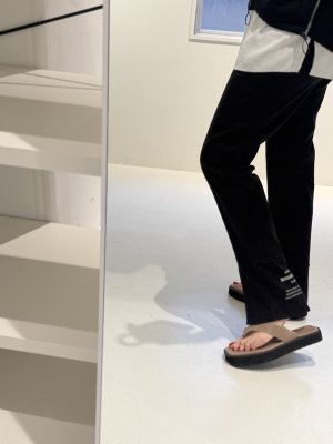 画像2: ●期間限定/ご予約10倍ポイント●【1/19 ayane】フライスセンタースリットレギンスパンツ（予約/4-5）