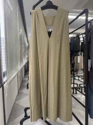 画像1: ●SALE●メーカー在庫限り●【3/31 LIVEアイテム】バックデザインフレアワンピ