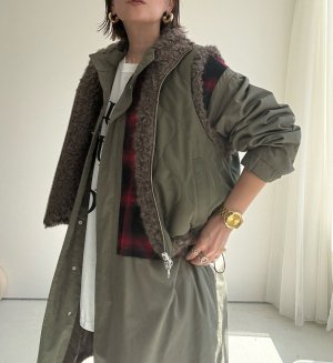 画像8: ●期間限定●ご予約10倍ポイント●【4/11LIVEアイテム】リバーシブルボアパデッドベスト（予約/9-10月）