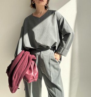 画像2: ●期間限定●ご予約10倍ポイント●【4/11LIVEアイテム】ピンストライプVネックプルオーバー（予約/8-9月）