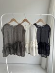 画像12: ●メーカー在庫限り●【4/15 LIVEアイテム】シアーアシメフリルブラウス（メーカー確認後確保）（予約/5月） (12)