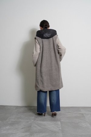 画像2: ●期間限定●ご予約10倍ポイント●【4/18LIVEアイテム】CYAN TOKYO ●スライバーノースリコート（予約/9-10月）