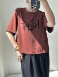 画像1: ●ゴールデンウイークSPECIAL対象●【5/1 LIVEアイテム】●インしないで良い丈●大人ロゴブラウス（予約/6-7月） (1)
