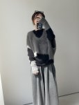 画像2: ●期間限定●ご予約10倍ポイント●【5/13 LIVEアイテム】袖ファー切替ニット（予約/9月-10月） (2)