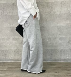 画像1: ●期間限定●ご予約5倍ポイント● 【6/1 LIVEアイテム】刺繍ロゴポイントスエットワイドパンツ（予約/9月）