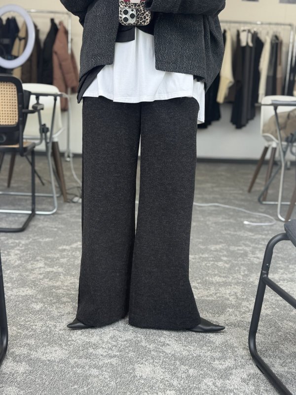 画像1:  期間限定/ご予約10倍ポイント   【7/17 LIVE●CYAN TOKYO】ストレッチフラノラインパンツ（予約/10-11月） (1)