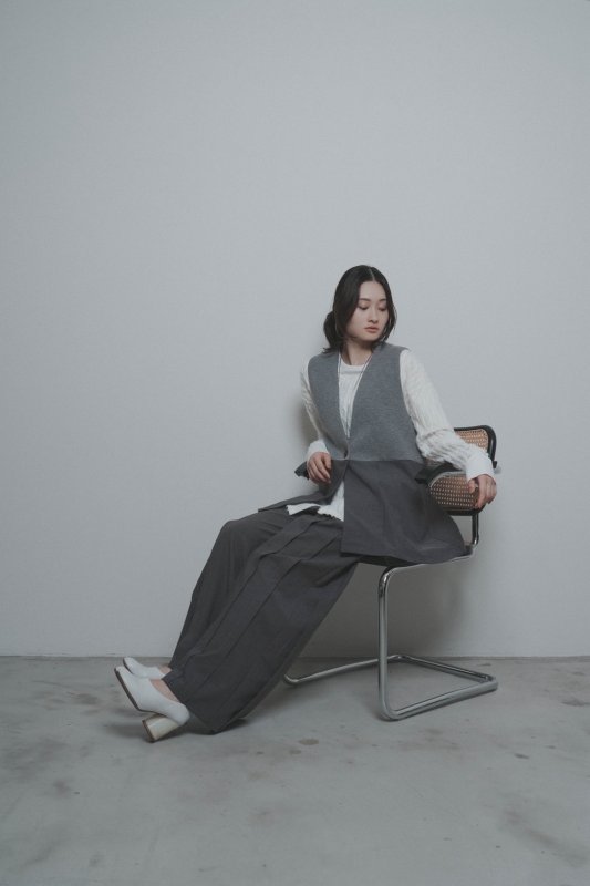 画像3:  期間限定/ご予約10倍ポイント   【7/17 LIVE●CYAN TOKYO】フリースコンビエンドタックジレ（予約/10-11月） (3)