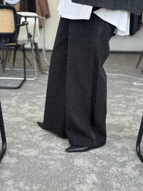画像2:  期間限定/ご予約10倍ポイント   【7/17 LIVE●CYAN TOKYO】ストレッチフラノラインパンツ（予約/10-11月） (2)