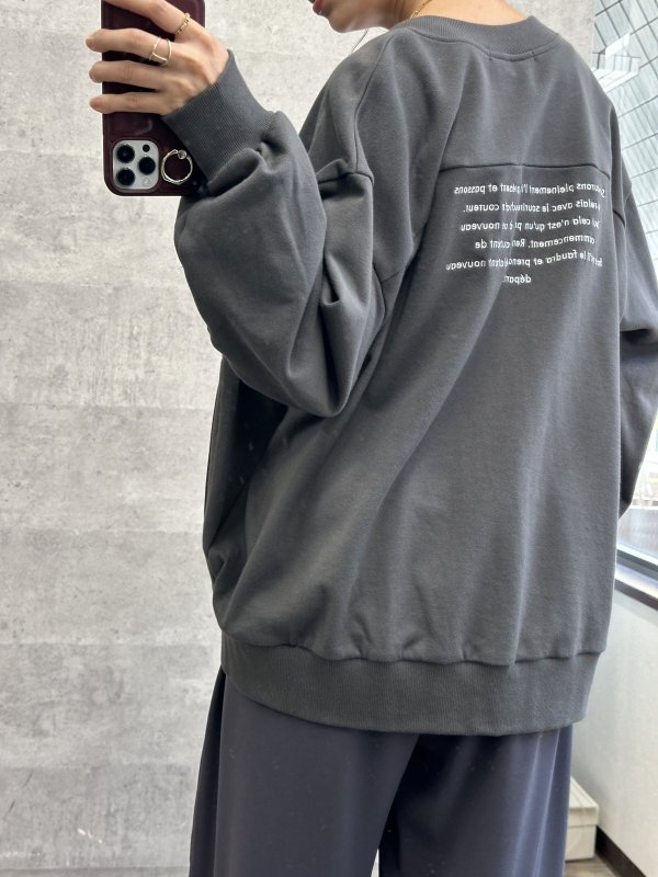 画像1:  生産枠限り   メーカー確認後確保    【8/25LIVEアイテム】バックロゴスエットカーディガン（予約/10月） (1)