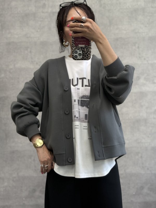 画像7:  生産枠限り   メーカー確認後確保    【8/25LIVEアイテム】LYLA Tの生地●フォト＆ロゴロンT（予約/9月） (7)