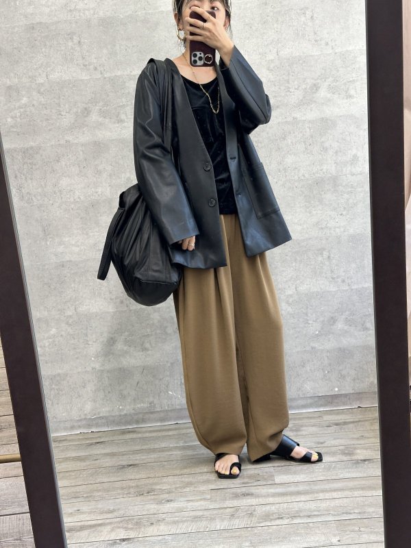 画像4:  生産枠限り   メーカー確認後確保    【8/25LIVEアイテム】エコレザーノーカラージャケット（予約/9月） (4)