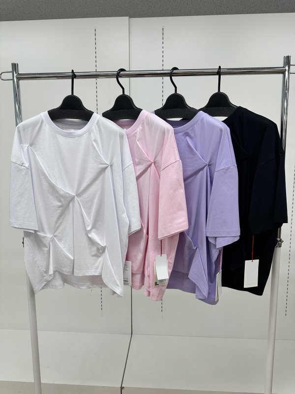 画像1:  晩夏初秋限定SALE   メーカー在庫限り   メーカー確認後確保/お取り寄せ    【9/4 LIVEアイテム】タックデザインT（メーカー確認後取り寄せ/9月） (1)