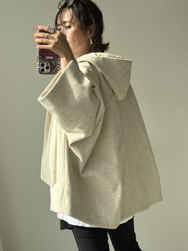画像2:  ご予約5倍ポイント  【9/26 movie】ウールライクダウン入りポンチョコート（メーカー確認後確保／予約11月） (2)