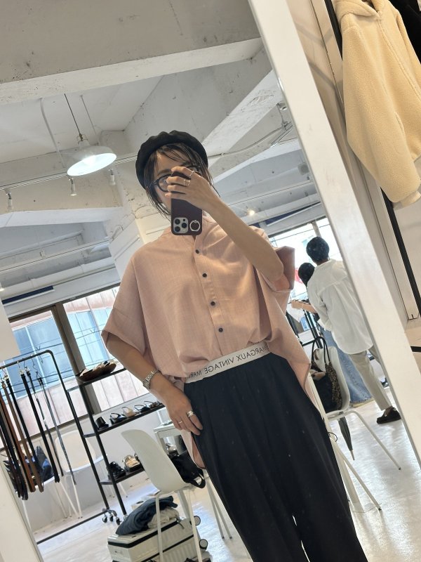 画像4:  ロゴウエストパンツと同生地シリーズ   ご予約ポイント10倍   【10/21 LIVE / Margaux Viintage】スタンドカラーブラウス（予約/2-3） (4)