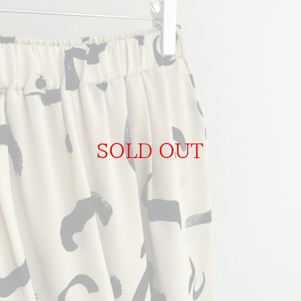 画像2: 【6/4 liveご紹介アイテム】nuance print pants (2)