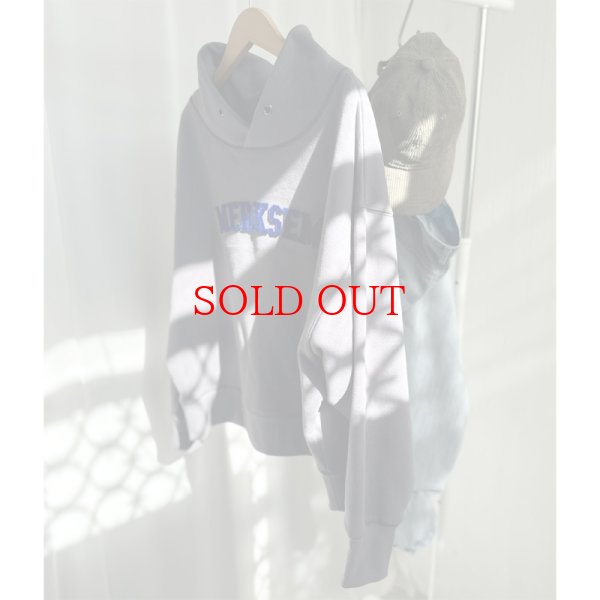 チャコールグレー