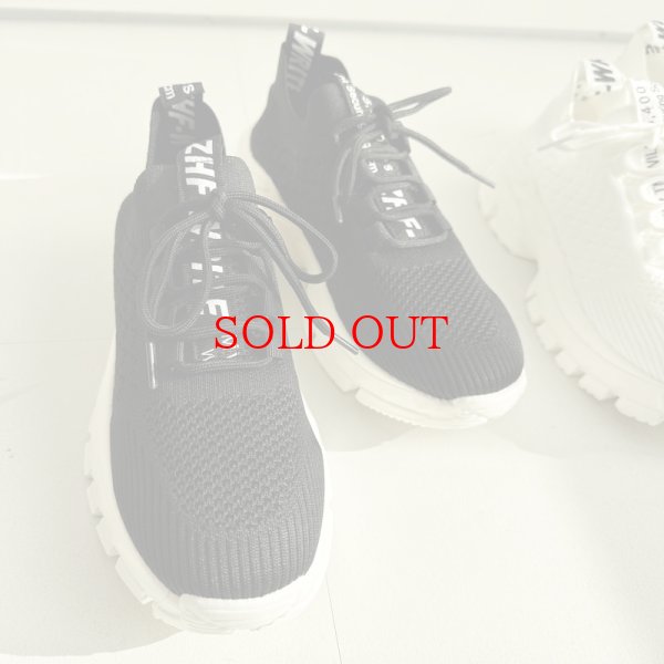 画像11: ◆在庫限りで終了●めちゃくちゃ軽くて履き心地◎外反母趾の方にもオススメ●【liveご紹介アイテム】モノトーンニットスニーカー (11)