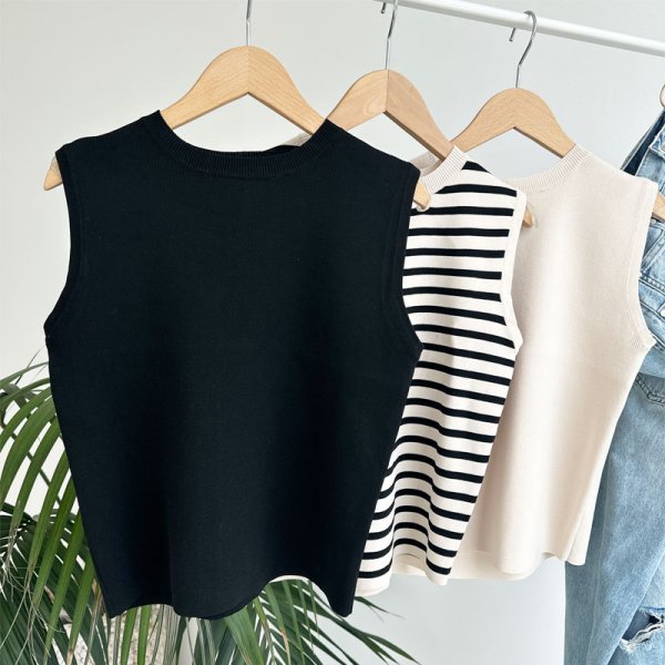 画像2: ●SALE●ありそうでない!?シルエットバランス【LIVEご紹介アイテム】●ノースリショートニット (2)