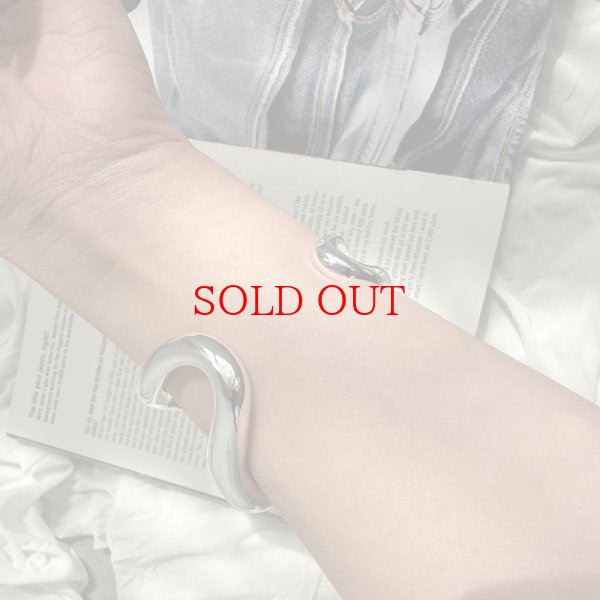 画像8: ◆存在感と抜け感●【LIVEご紹介アイテム】Wウエーブバングル (8)