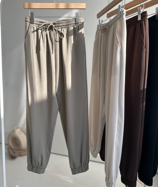 画像2: ●大人っぽとろみ素材と美シルエット●【3/24 LIVEご紹介アイテム】とろみジョガーパンツ (2)